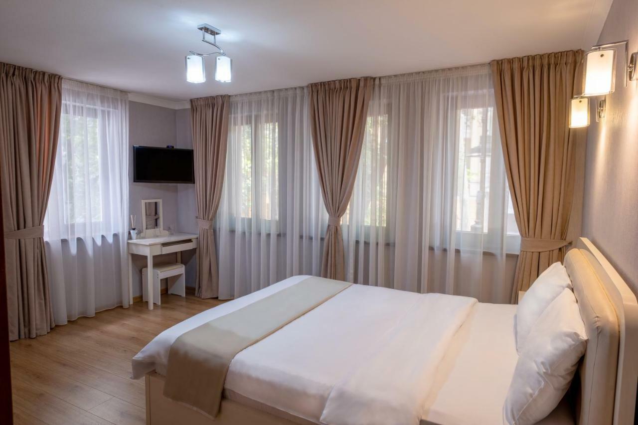Sama Grand Hotel Tbilissi Extérieur photo